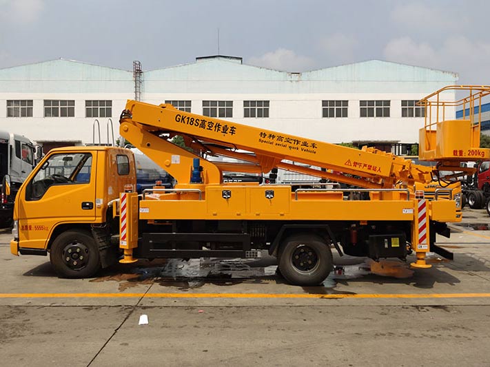 江鈴直臂18米高空作業(yè)車