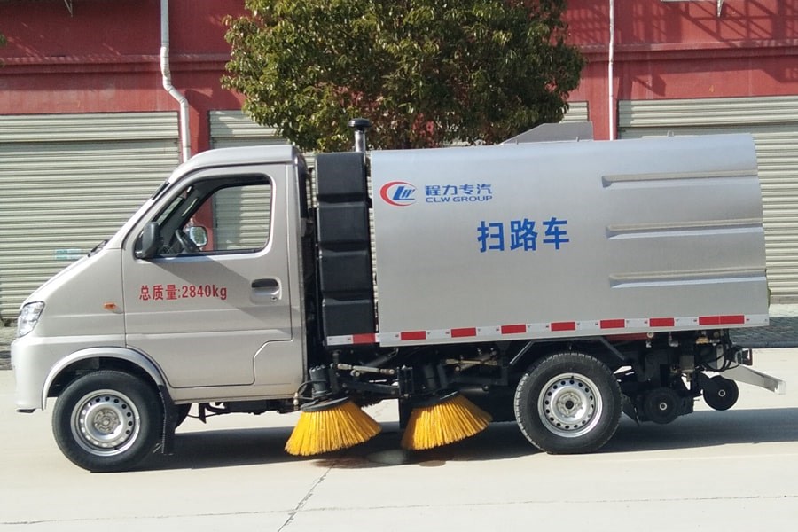 長(zhǎng)安2噸小型掃路車(chē)